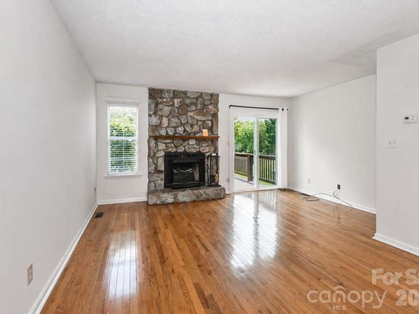 8157 Circle Tree Lane, Charlotte, NC 28277.  MLS# CAR4393802, YatesRealty ID 32740. 
