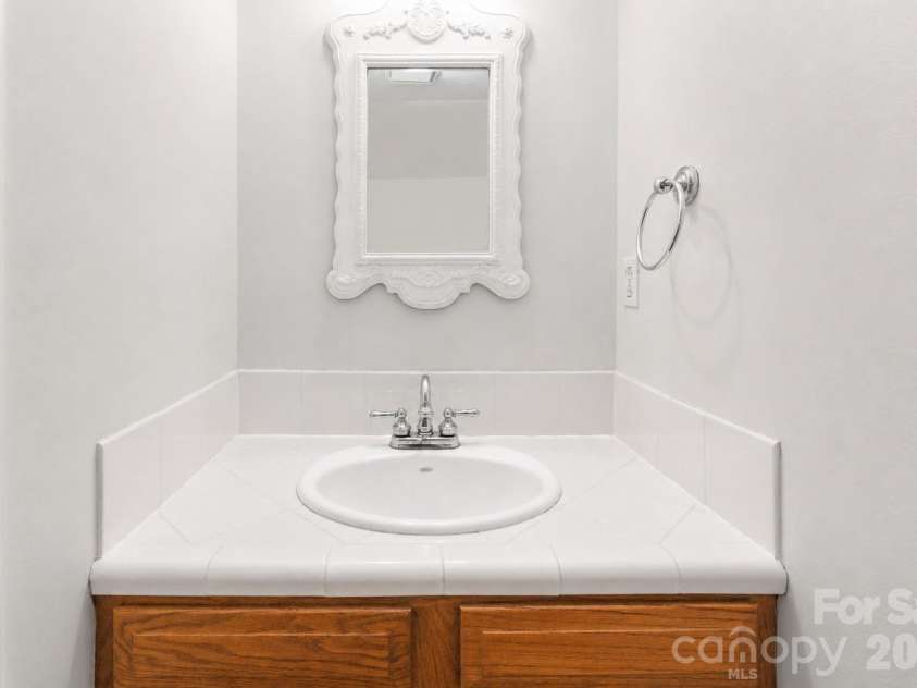 8157 Circle Tree Lane, Charlotte, NC 28277.  MLS# CAR4393802, YatesRealty ID 32740. 