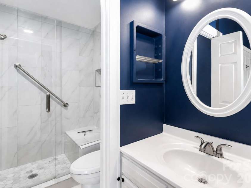 8157 Circle Tree Lane, Charlotte, NC 28277.  MLS# CAR4393802, YatesRealty ID 32740. 