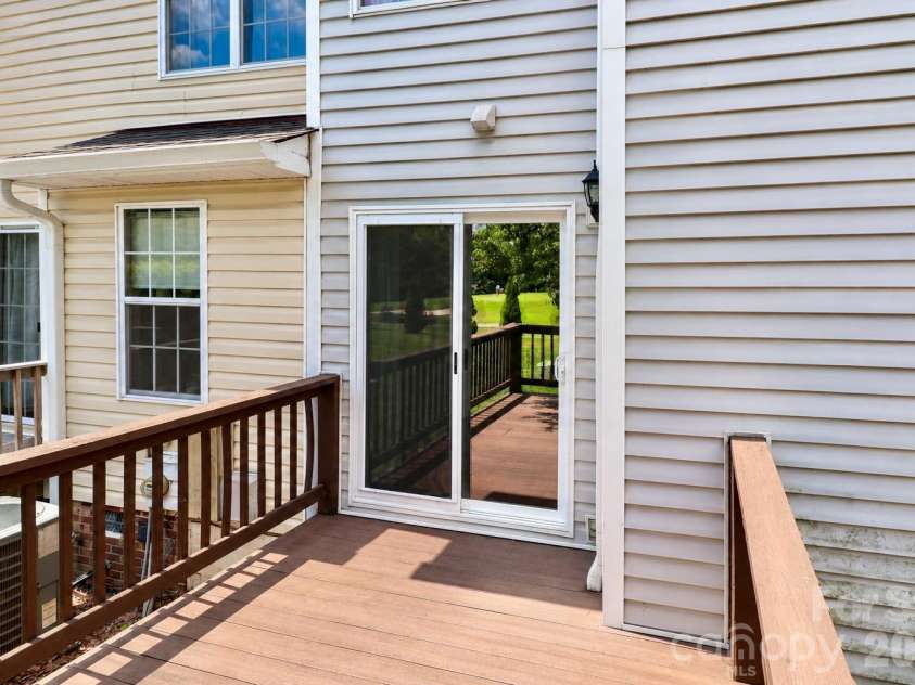 8157 Circle Tree Lane, Charlotte, NC 28277.  MLS# CAR4393802, YatesRealty ID 32740. 
