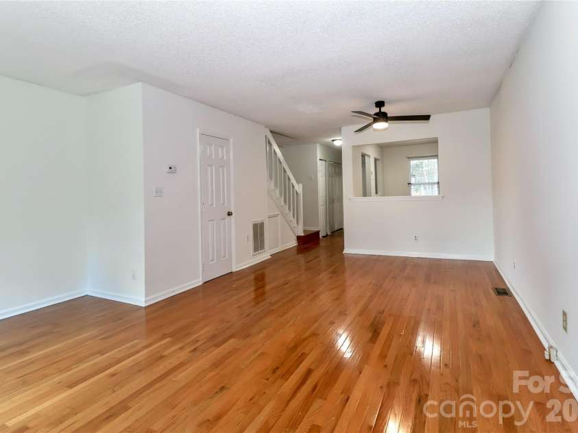 8157 Circle Tree Lane, Charlotte, NC 28277.  MLS# CAR4393802, YatesRealty ID 32740. 