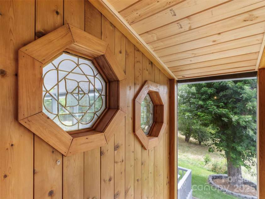 220 Grand View Lane, Burnsville, NC 28714.  MLS# CAR4287222, YatesRealty ID 32743. 