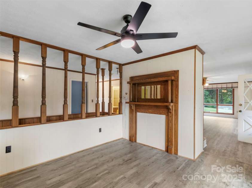 220 Grand View Lane, Burnsville, NC 28714.  MLS# CAR4287222, YatesRealty ID 32743. 