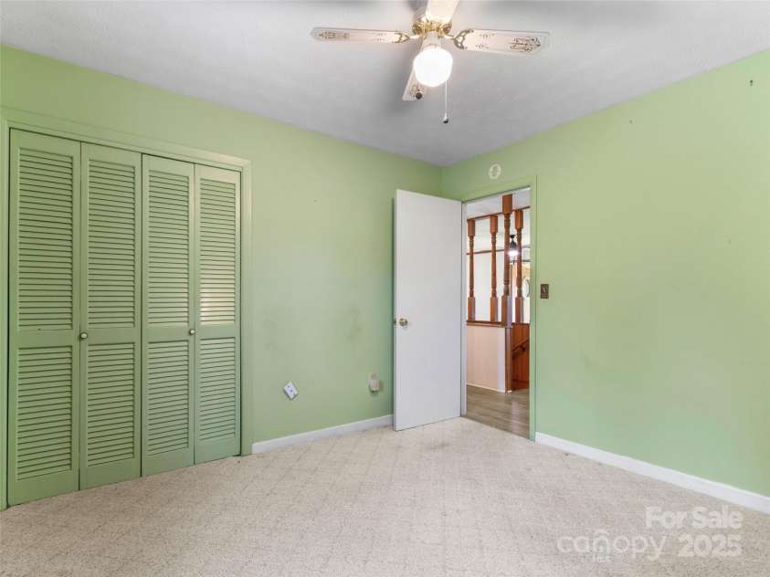 220 Grand View Lane, Burnsville, NC 28714.  MLS# CAR4287222, YatesRealty ID 32743. 