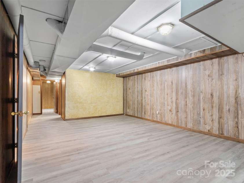 220 Grand View Lane, Burnsville, NC 28714.  MLS# CAR4287222, YatesRealty ID 32743. 