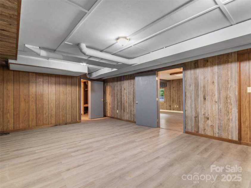 220 Grand View Lane, Burnsville, NC 28714.  MLS# CAR4287222, YatesRealty ID 32743. 