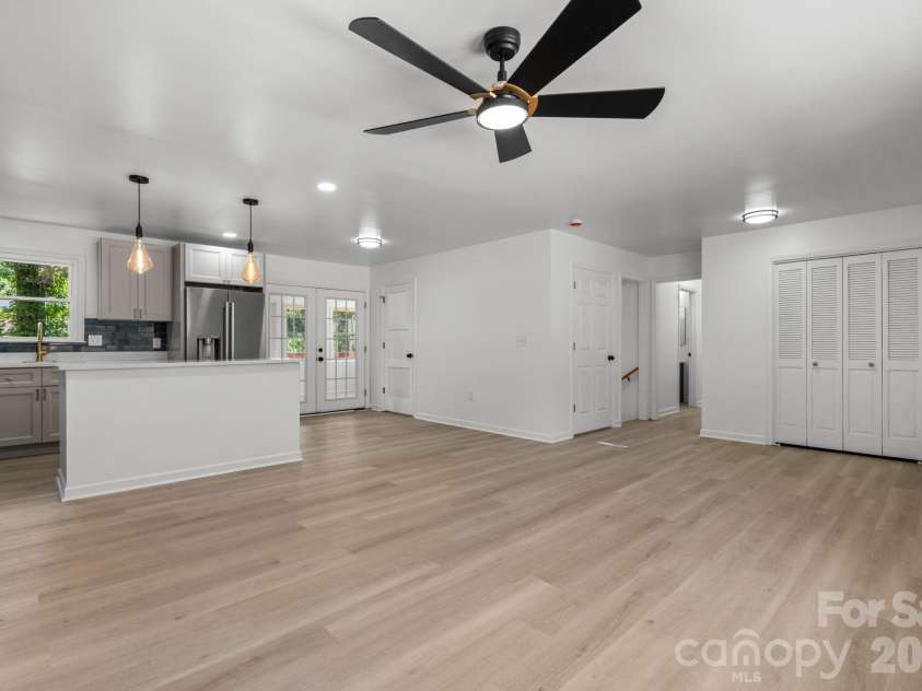 602 Sharon Drive, Statesville, NC 28625.  MLS# CAR4388073, YatesRealty ID 32743. 