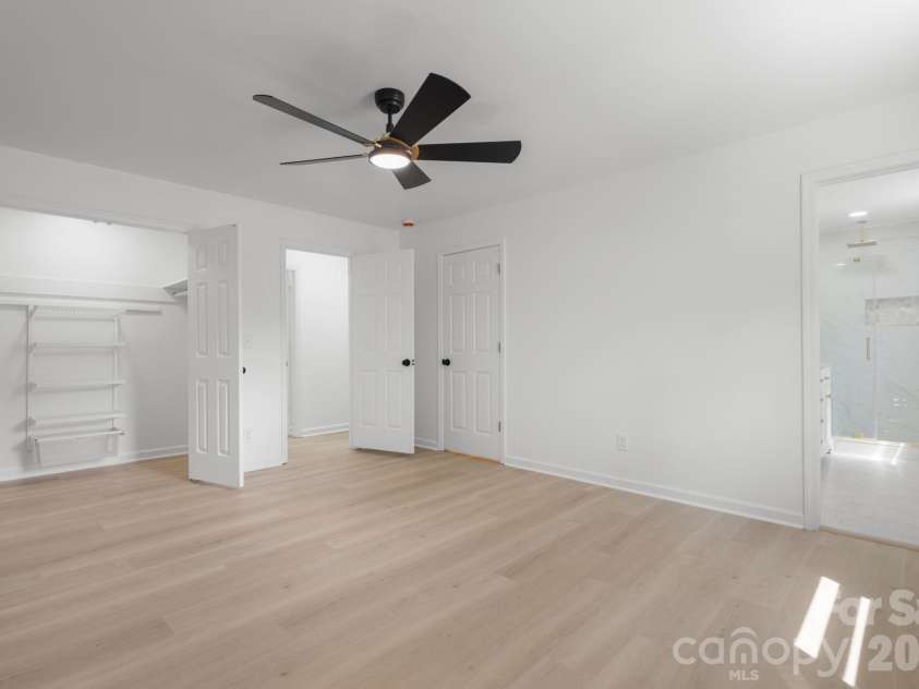 602 Sharon Drive, Statesville, NC 28625.  MLS# CAR4388073, YatesRealty ID 32743. 