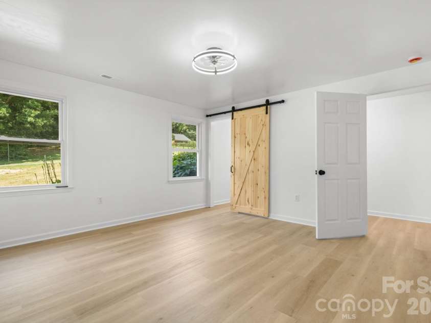 602 Sharon Drive, Statesville, NC 28625.  MLS# CAR4388073, YatesRealty ID 32743. 