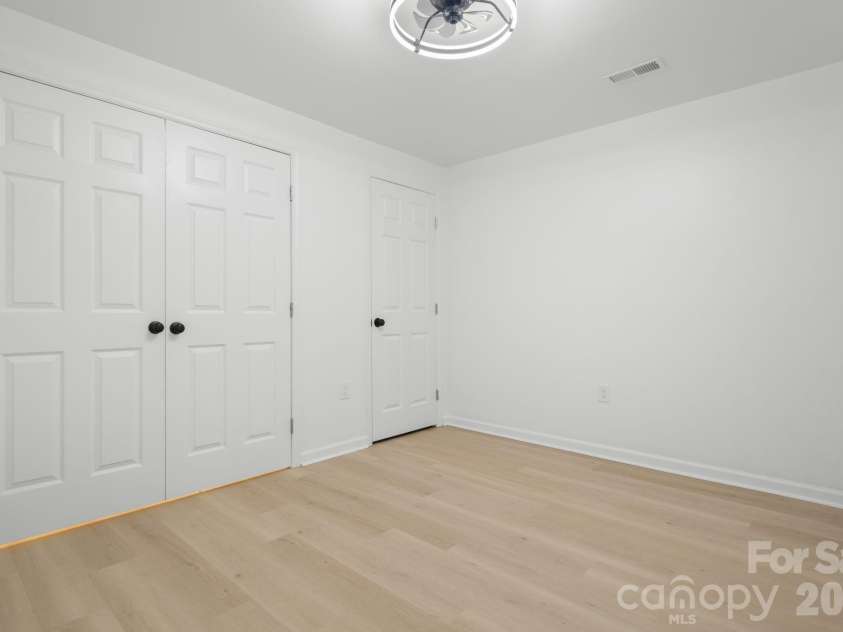 602 Sharon Drive, Statesville, NC 28625.  MLS# CAR4388073, YatesRealty ID 32743. 