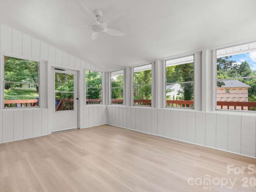 602 Sharon Drive, Statesville, NC 28625.  MLS# CAR4388073, YatesRealty ID 32743. 