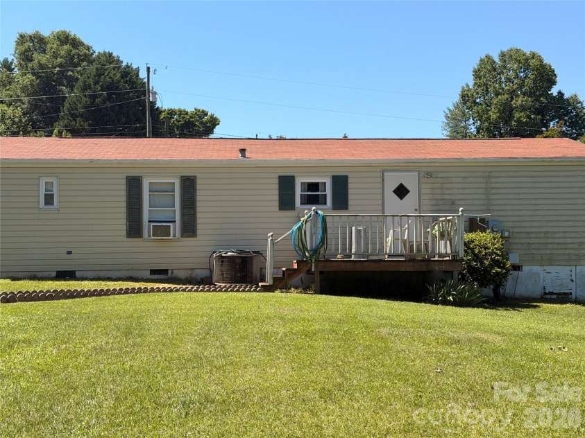 4248 Peachtree Lane, Granite Falls, NC 28630.  MLS# CAR4389959, YatesRealty ID 32744. 