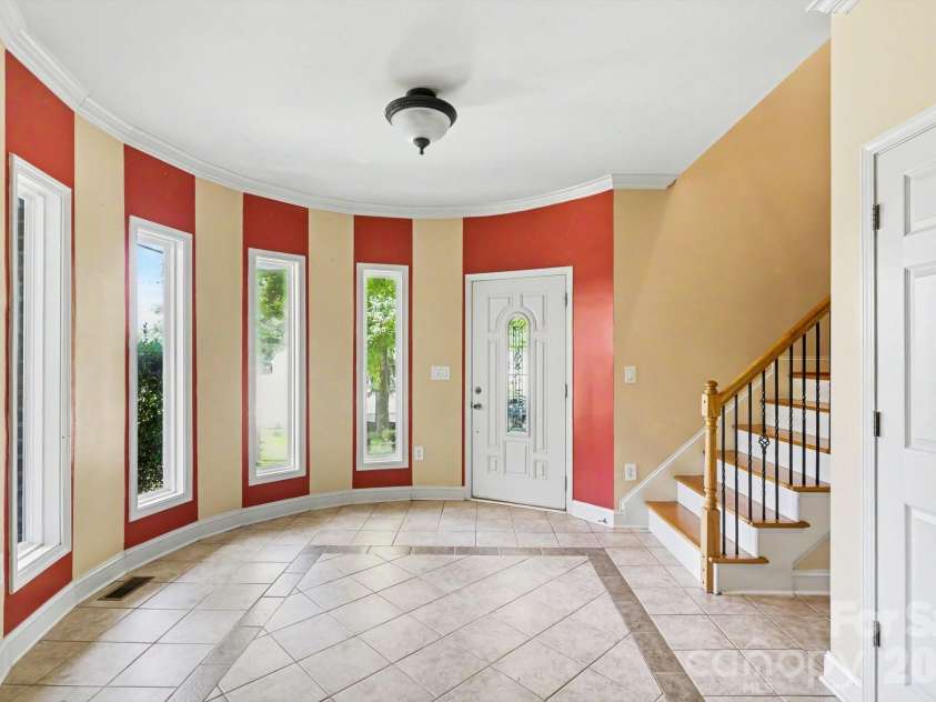 10130 Fairlea Drive, Charlotte, NC 28269.  MLS# CAR4395480, YatesRealty ID 32745. 
