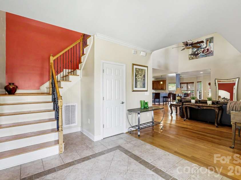 10130 Fairlea Drive, Charlotte, NC 28269.  MLS# CAR4395480, YatesRealty ID 32745. 