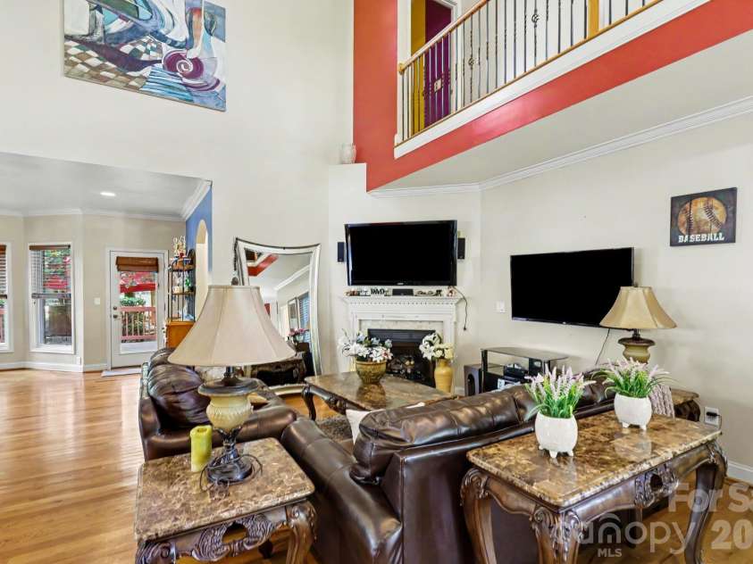 10130 Fairlea Drive, Charlotte, NC 28269.  MLS# CAR4395480, YatesRealty ID 32745. 