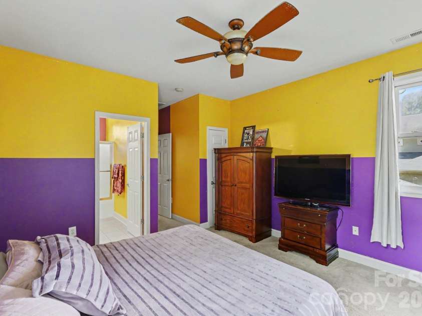 10130 Fairlea Drive, Charlotte, NC 28269.  MLS# CAR4395480, YatesRealty ID 32745. 