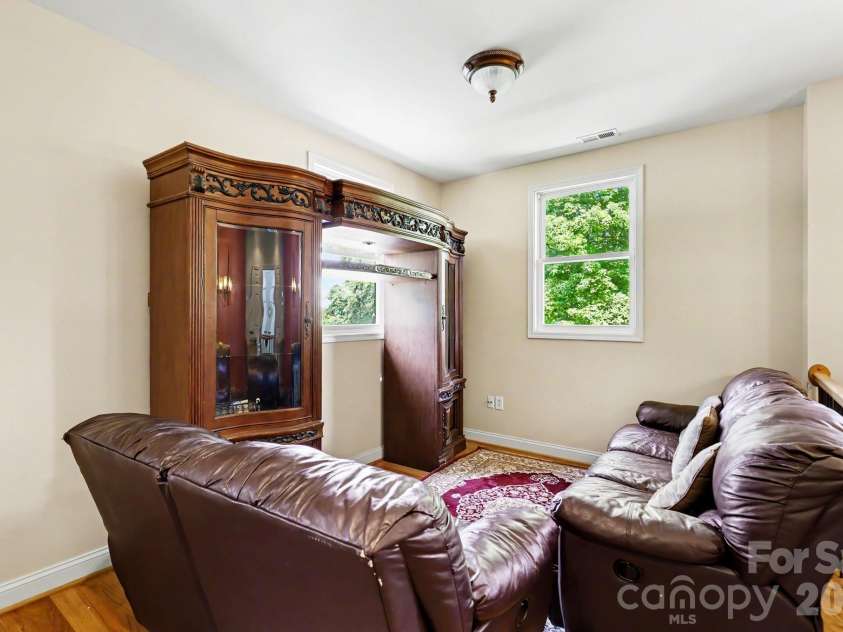 10130 Fairlea Drive, Charlotte, NC 28269.  MLS# CAR4395480, YatesRealty ID 32745. 