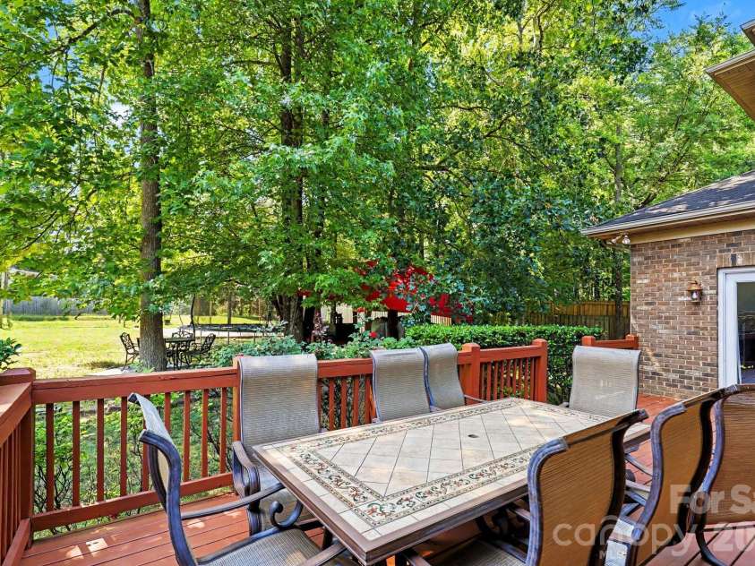 10130 Fairlea Drive, Charlotte, NC 28269.  MLS# CAR4395480, YatesRealty ID 32745. 