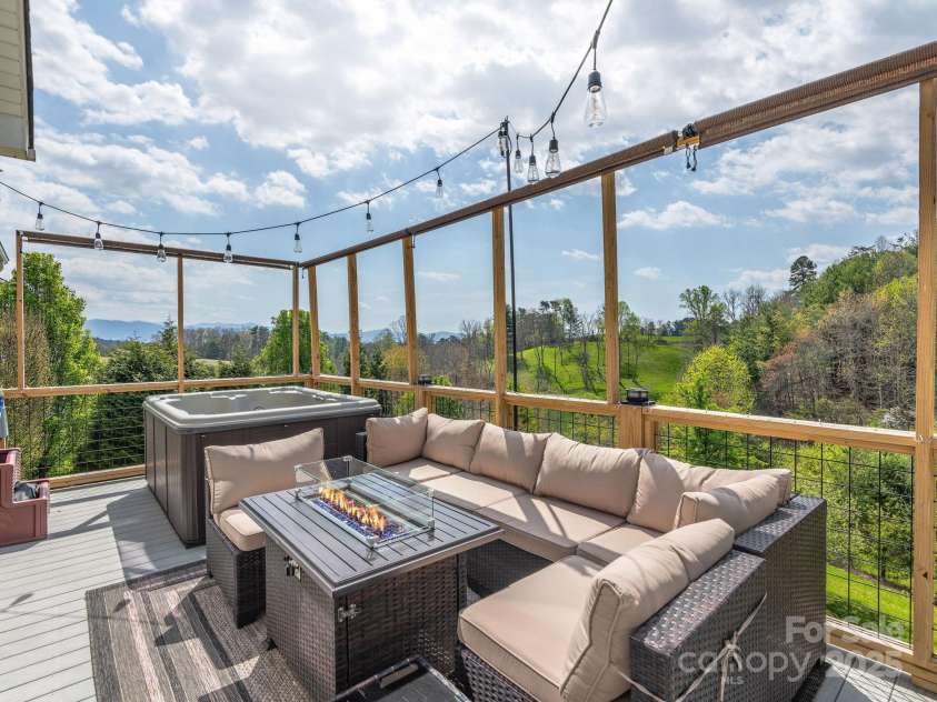 29 Enchanted Oak Lane, Alexander, NC 28701.  MLS# CAR4282785, YatesRealty ID 32745. 