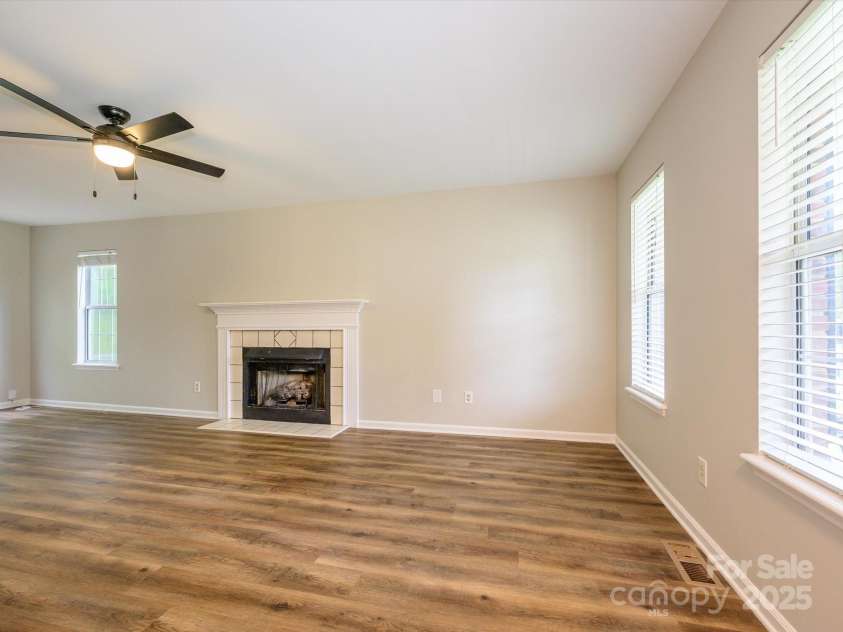 14111 Walkers Crossing Drive, Charlotte, NC 28273.  MLS# CAR4291166, YatesRealty ID 32746. 