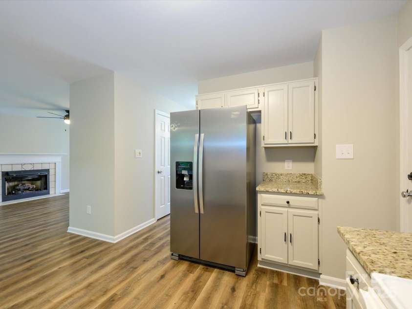 14111 Walkers Crossing Drive, Charlotte, NC 28273.  MLS# CAR4291166, YatesRealty ID 32746. 