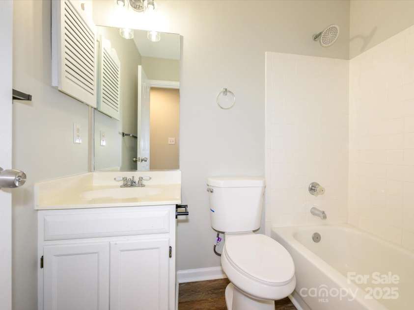 14111 Walkers Crossing Drive, Charlotte, NC 28273.  MLS# CAR4291166, YatesRealty ID 32746. 