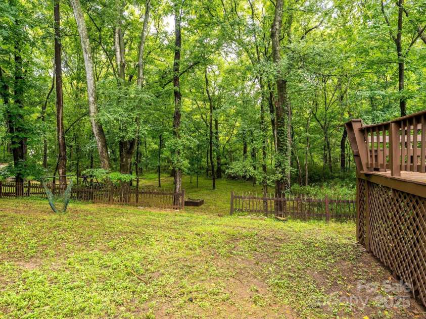 14111 Walkers Crossing Drive, Charlotte, NC 28273.  MLS# CAR4291166, YatesRealty ID 32746. 