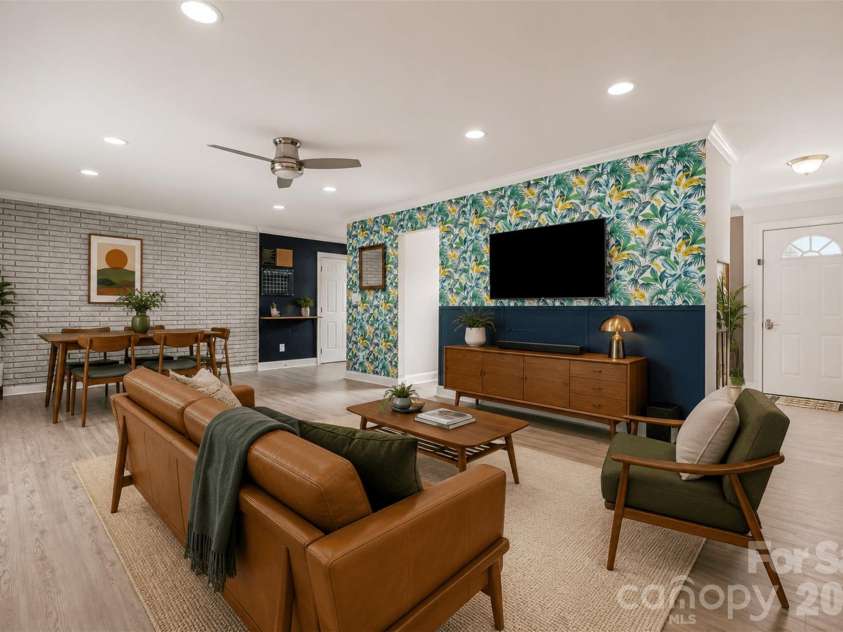 7048 Delta Lake Drive, Charlotte, NC 28215.  MLS# CAR4390901, YatesRealty ID 32746. 