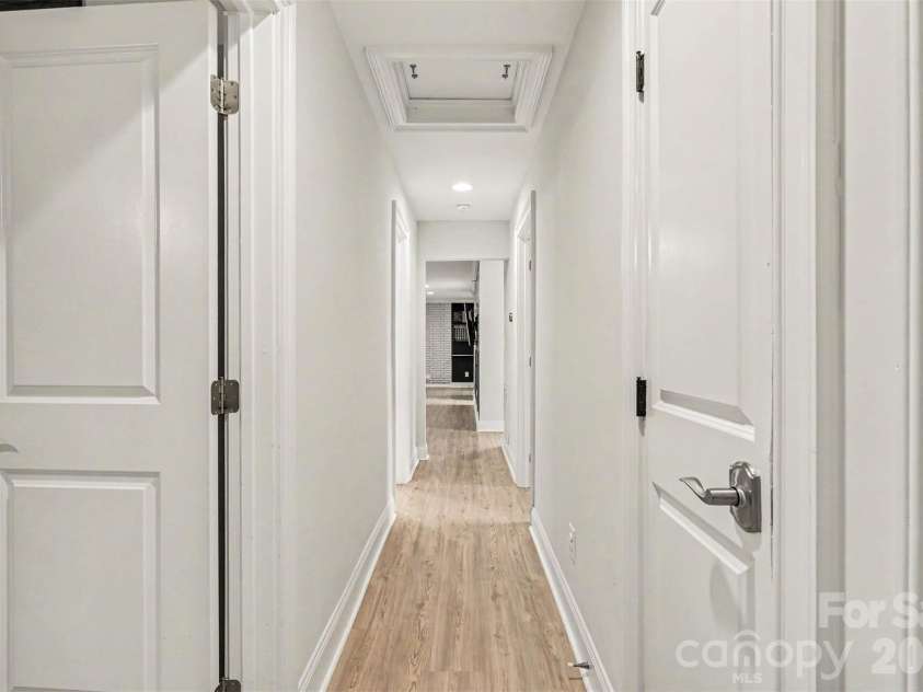 7048 Delta Lake Drive, Charlotte, NC 28215.  MLS# CAR4390901, YatesRealty ID 32746. 
