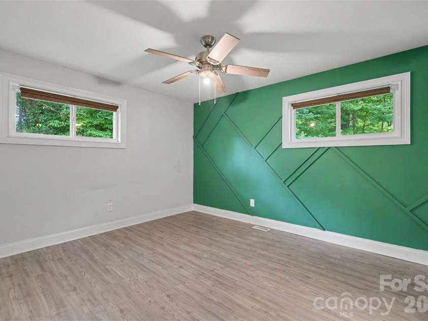 7048 Delta Lake Drive, Charlotte, NC 28215.  MLS# CAR4390901, YatesRealty ID 32746. 