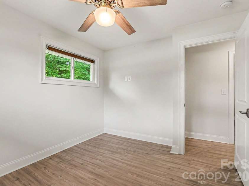 7048 Delta Lake Drive, Charlotte, NC 28215.  MLS# CAR4390901, YatesRealty ID 32746. 