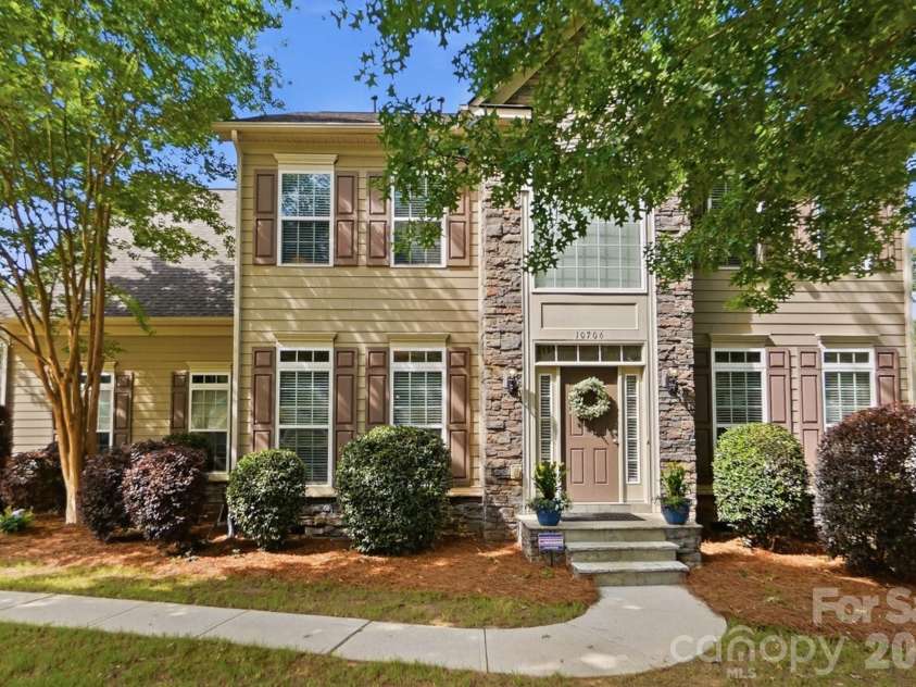 10706 Anglesey Court, Charlotte, NC 28278.  MLS# CAR4372609, YatesRealty ID 32747. 