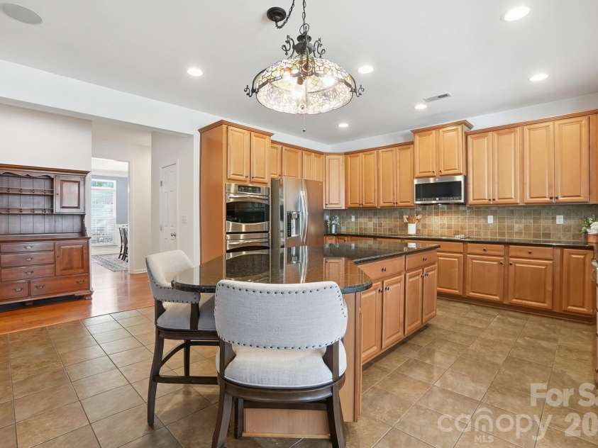 10706 Anglesey Court, Charlotte, NC 28278.  MLS# CAR4372609, YatesRealty ID 32747. 