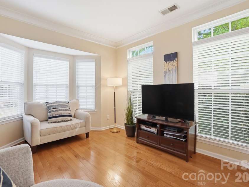 10706 Anglesey Court, Charlotte, NC 28278.  MLS# CAR4372609, YatesRealty ID 32747. 