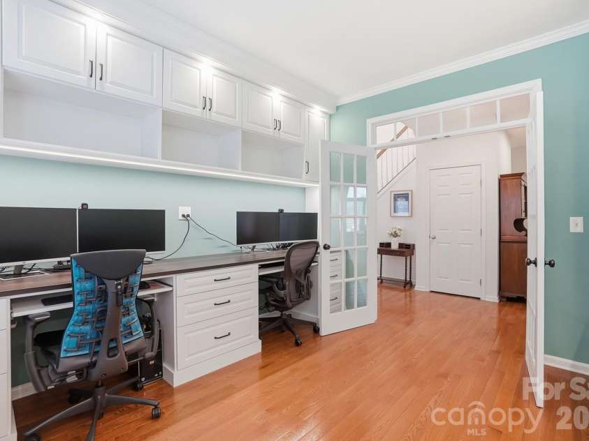 10706 Anglesey Court, Charlotte, NC 28278.  MLS# CAR4372609, YatesRealty ID 32747. 