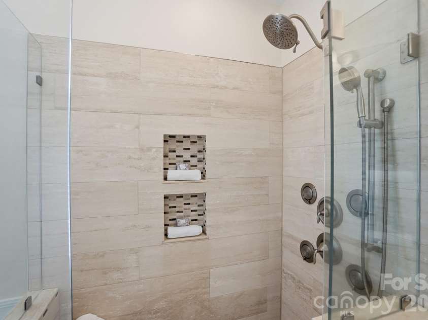 10706 Anglesey Court, Charlotte, NC 28278.  MLS# CAR4372609, YatesRealty ID 32747. 