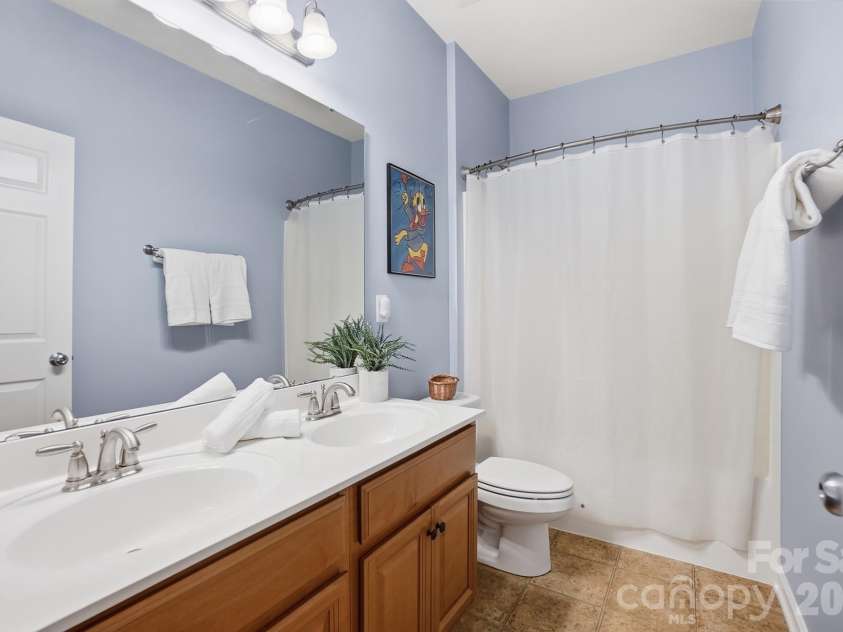 10706 Anglesey Court, Charlotte, NC 28278.  MLS# CAR4372609, YatesRealty ID 32747. 