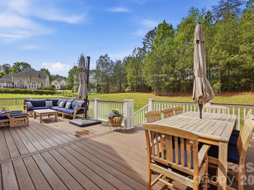 10706 Anglesey Court, Charlotte, NC 28278.  MLS# CAR4372609, YatesRealty ID 32747. 