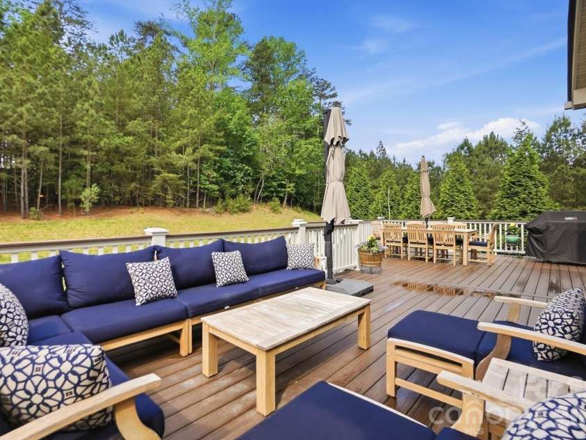 10706 Anglesey Court, Charlotte, NC 28278.  MLS# CAR4372609, YatesRealty ID 32747. 