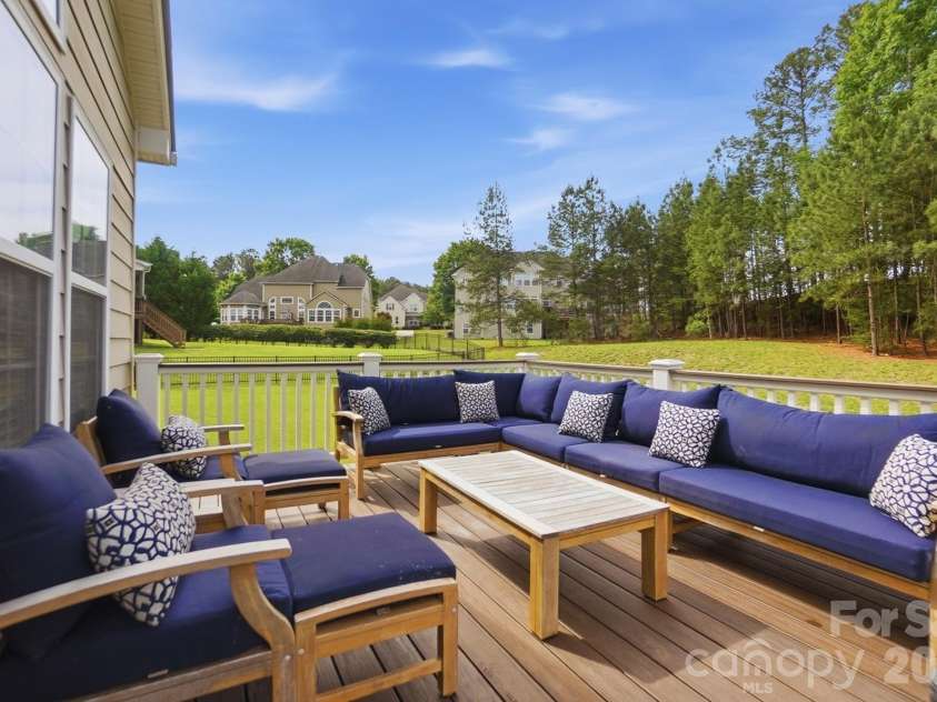 10706 Anglesey Court, Charlotte, NC 28278.  MLS# CAR4372609, YatesRealty ID 32747. 