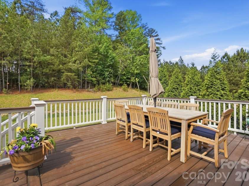 10706 Anglesey Court, Charlotte, NC 28278.  MLS# CAR4372609, YatesRealty ID 32747. 