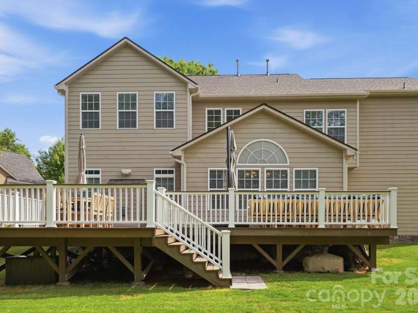 10706 Anglesey Court, Charlotte, NC 28278.  MLS# CAR4372609, YatesRealty ID 32747. 