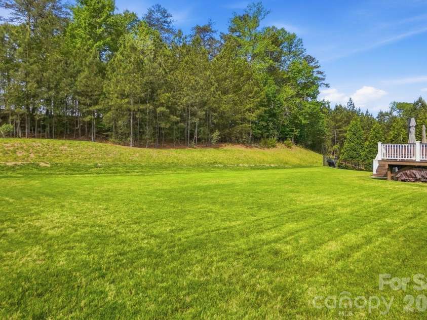 10706 Anglesey Court, Charlotte, NC 28278.  MLS# CAR4372609, YatesRealty ID 32747. 
