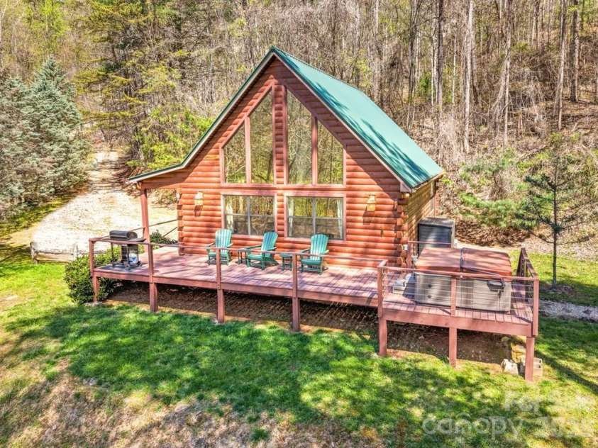 210 Chickadee Drive, Bryson City, NC 28713.  MLS# CAR4394227, YatesRealty ID 32748. 