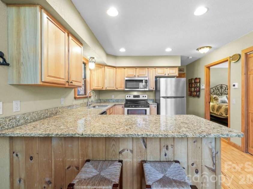 210 Chickadee Drive, Bryson City, NC 28713.  MLS# CAR4394227, YatesRealty ID 32748. 