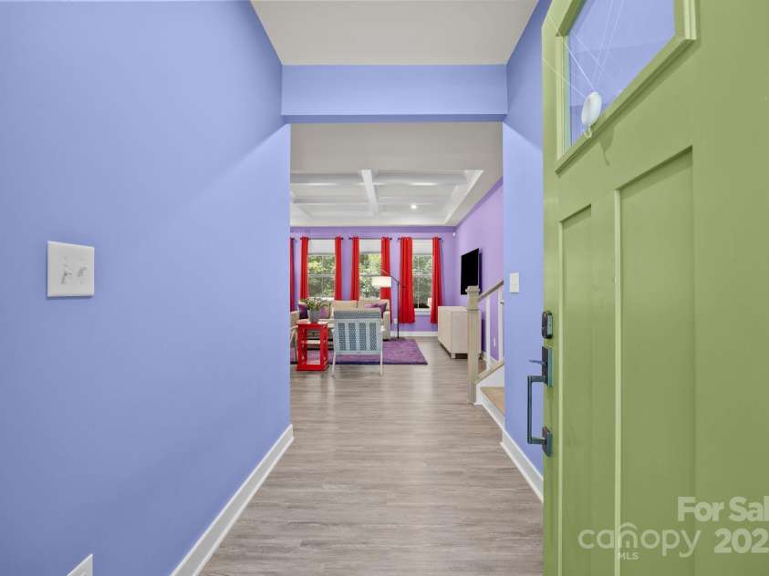 8533 Everwood Avenue, Huntersville, NC 28078.  MLS# CAR4290997, YatesRealty ID 32748. Walk in and feel alive with the bold colors!