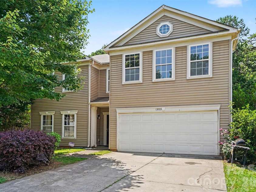 13933 Pinyon Pine Lane, Charlotte, NC 28215.  MLS# CAR4384167, YatesRealty ID 32749. 