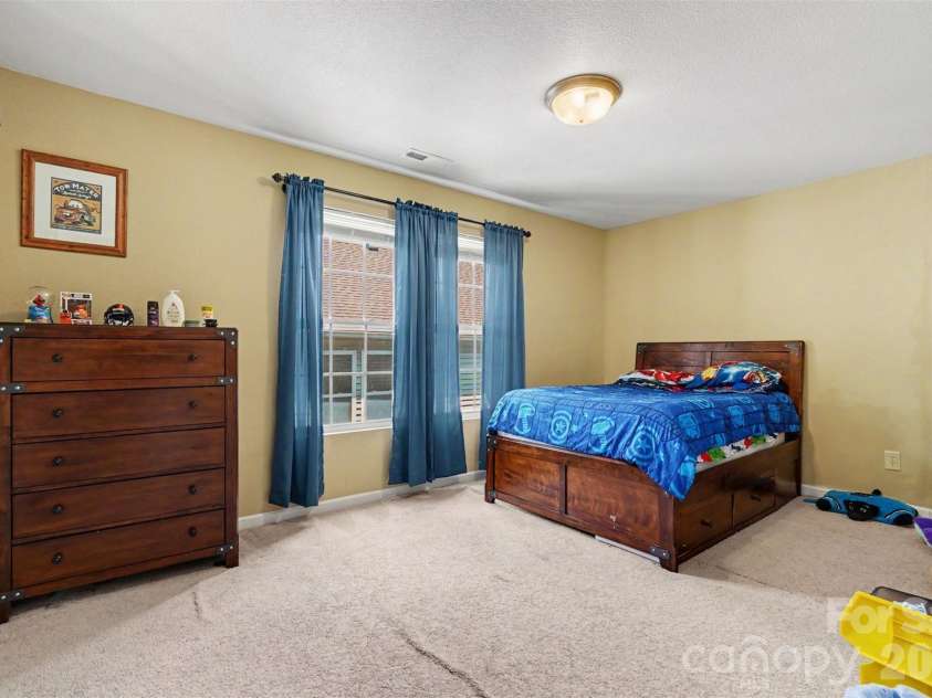 13933 Pinyon Pine Lane, Charlotte, NC 28215.  MLS# CAR4384167, YatesRealty ID 32749. 