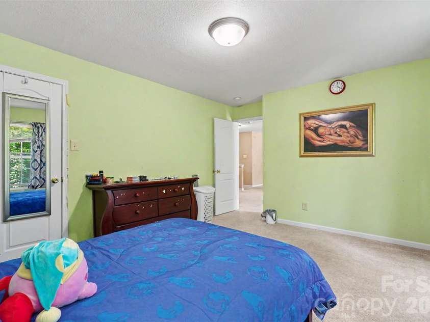 13933 Pinyon Pine Lane, Charlotte, NC 28215.  MLS# CAR4384167, YatesRealty ID 32749. 