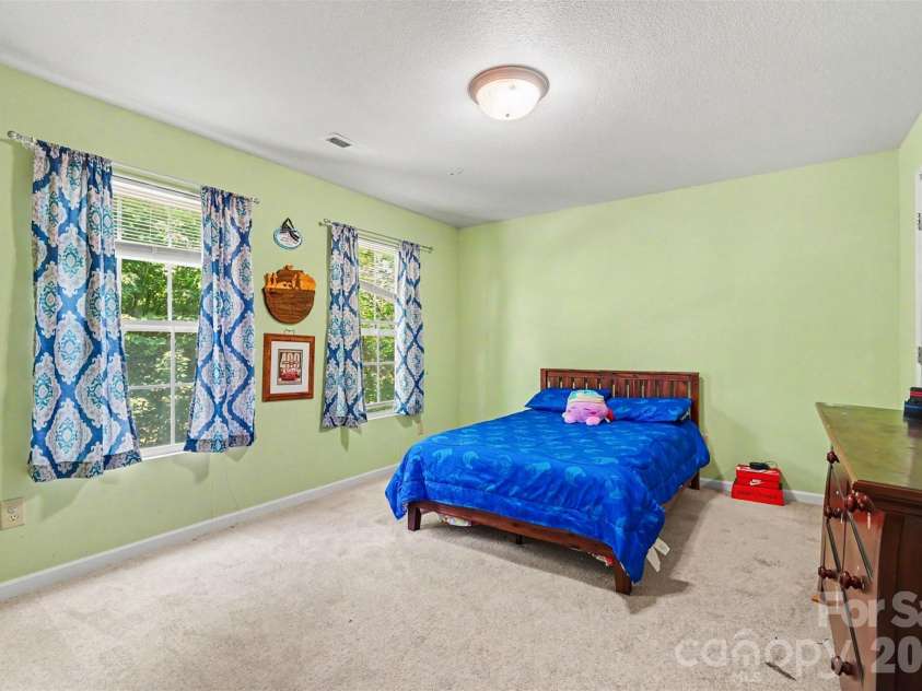 13933 Pinyon Pine Lane, Charlotte, NC 28215.  MLS# CAR4384167, YatesRealty ID 32749. 